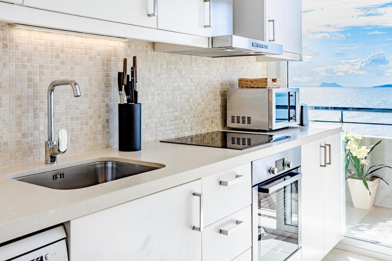 Cp - Modern Beachside Apartment In Estepona Exterior photo